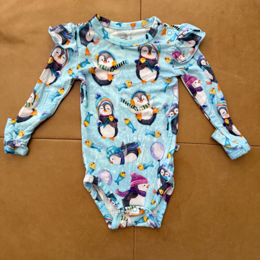 ❤️$10 FLASH SALE❤️Birdie Bean Bamboo Onesie Ruffle Shoulder 0-3M